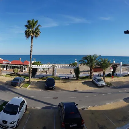 Estudio Con Impresionantes Vistas Al Mar